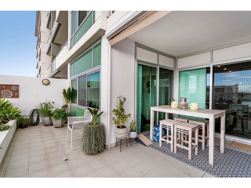 208/1-2 Tarni Court, New Port SA 5015
