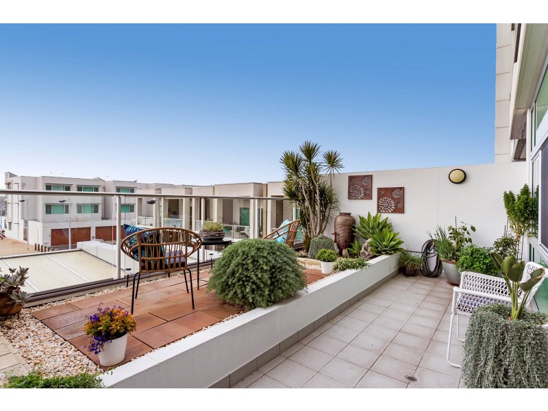 208/1-2 Tarni Court, New Port SA 5015