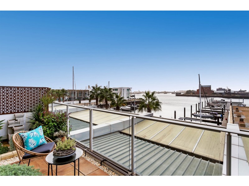 208/1-2 Tarni Court, New Port SA 5015