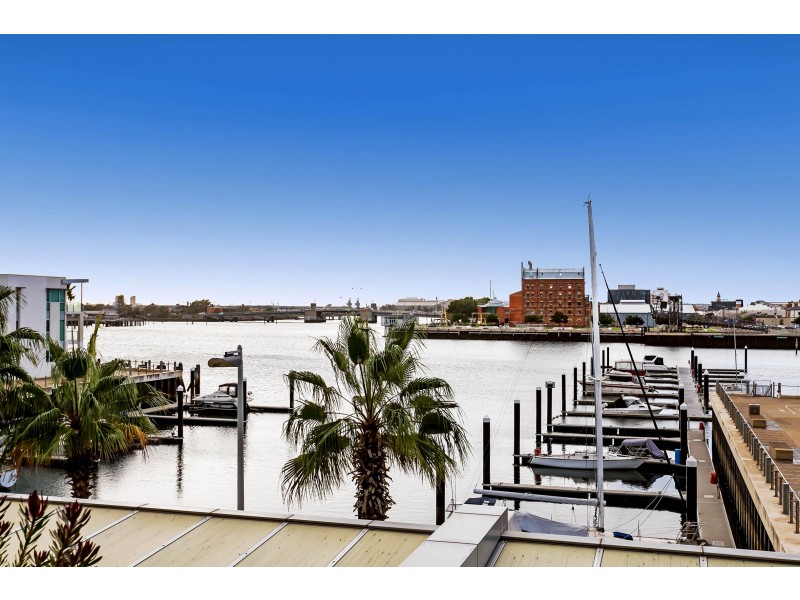 208/1-2 Tarni Court, New Port SA 5015