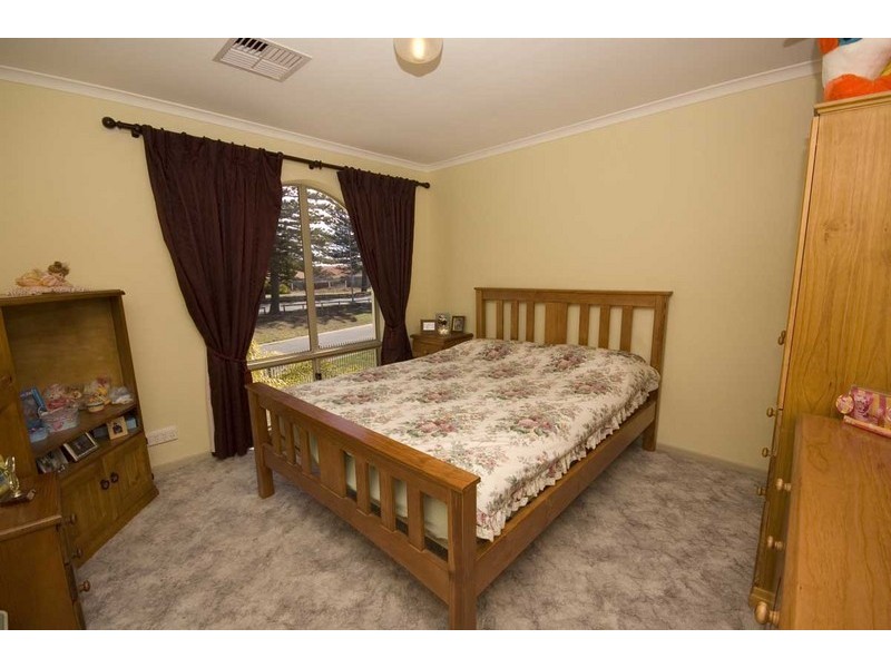 7 Sea Spray Ave, North Haven SA 5018