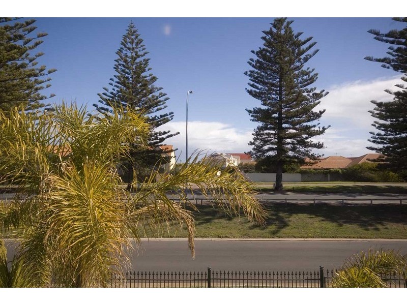 7 Sea Spray Ave, North Haven SA 5018