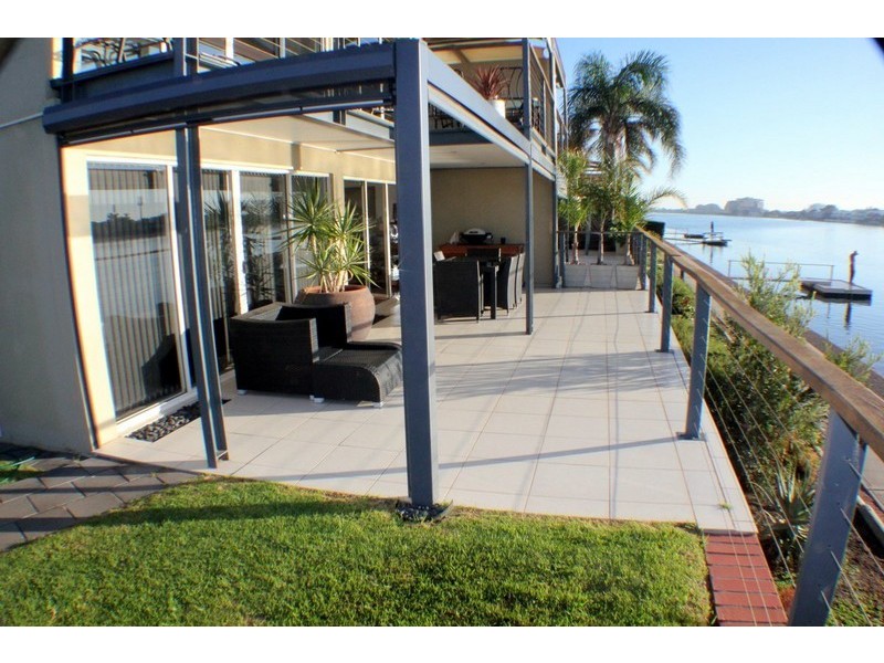 11/74 Military Road, Tennyson SA 5022