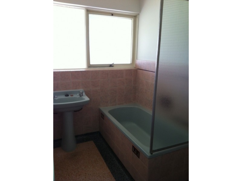 2 Suffolk Avenue, Fulham Gardens SA 5024