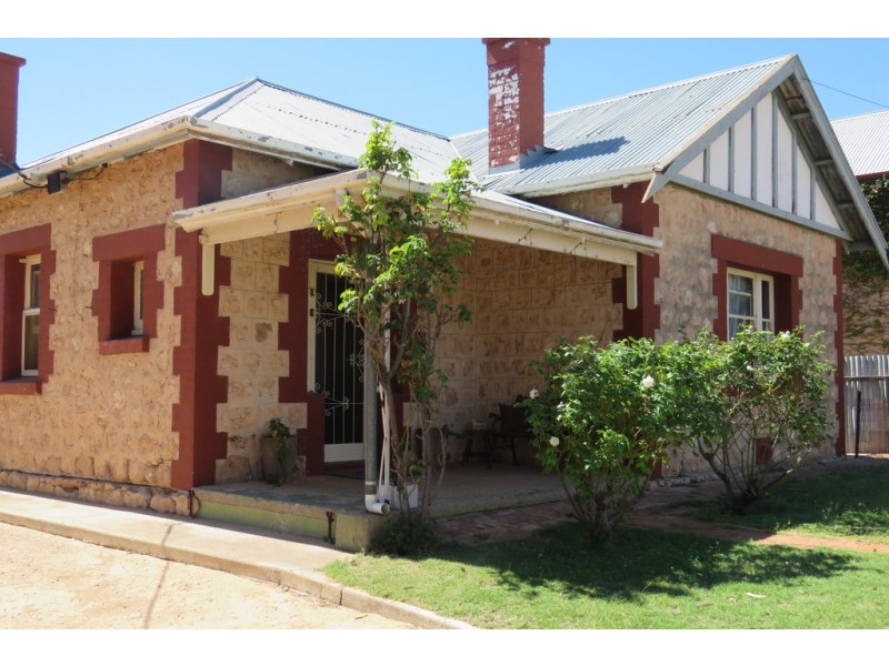 3 Edmund Street, Port Broughton SA 5522