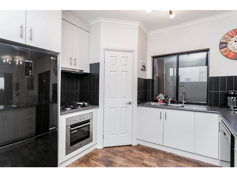 12 Pelican Lane, Mawson Lakes SA 5095