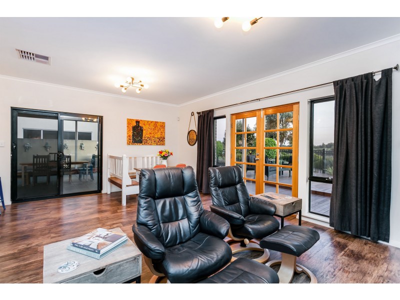 12 Pelican Lane, Mawson Lakes SA 5095