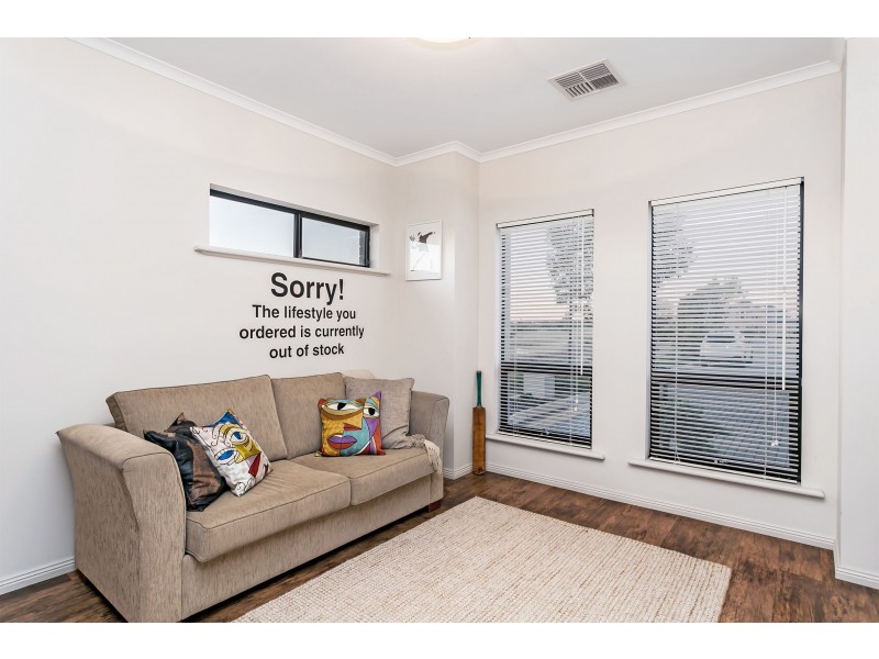 12 Pelican Lane, Mawson Lakes SA 5095