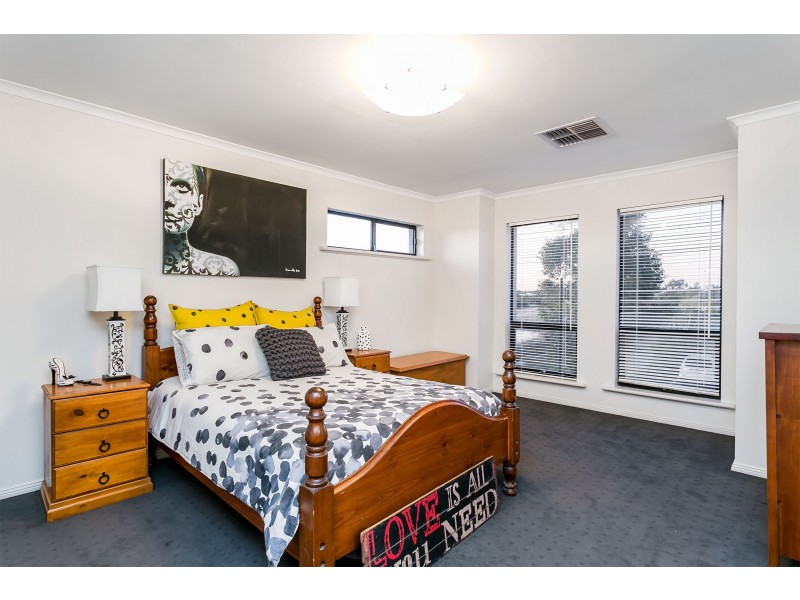 12 Pelican Lane, Mawson Lakes SA 5095