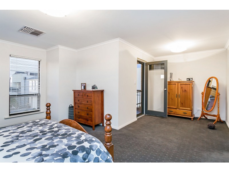 12 Pelican Lane, Mawson Lakes SA 5095