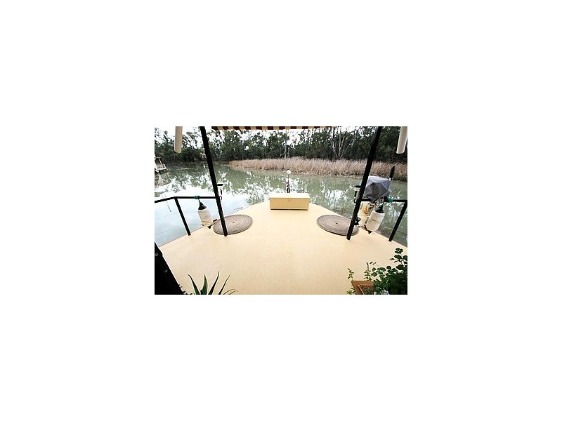 Paddleboat Bruces Bend Marina, Mildura VIC 3500