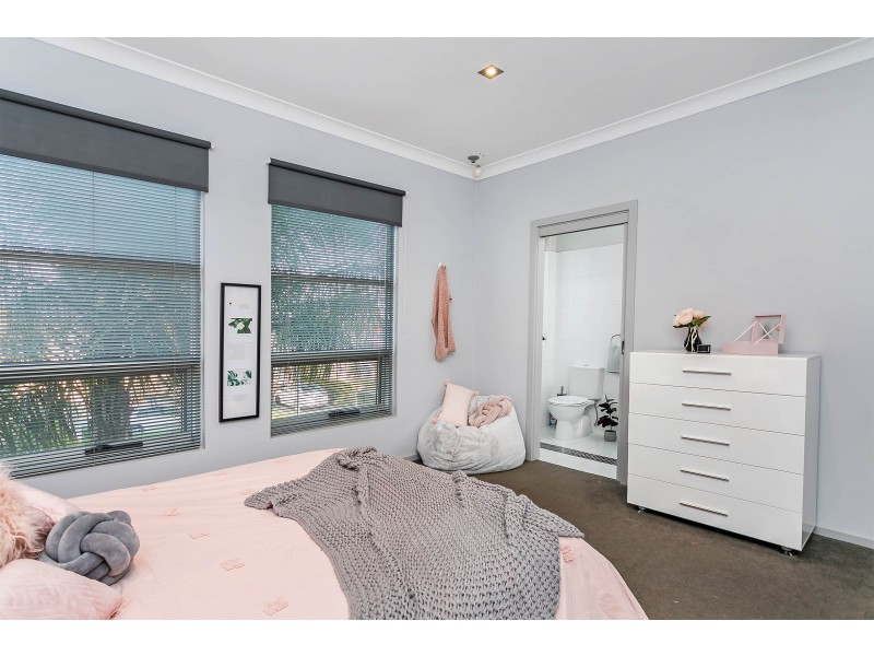 27 Ray Street, Findon SA 5023