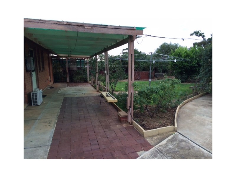 4 Wilterna Crescent, Smithfield SA 5114