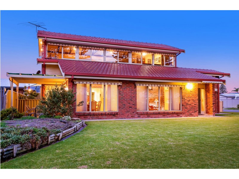 8 Revere Drive, North Haven SA 5018