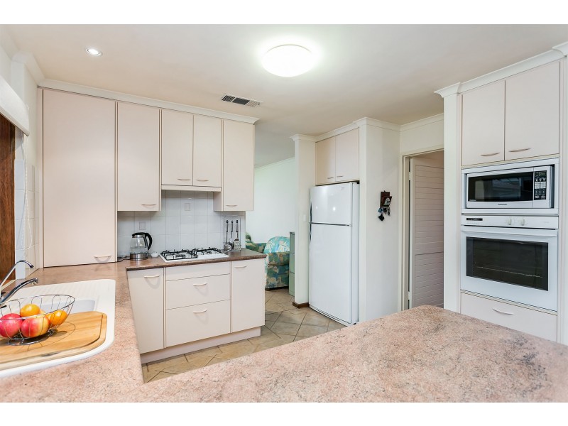 8 Revere Drive, North Haven SA 5018