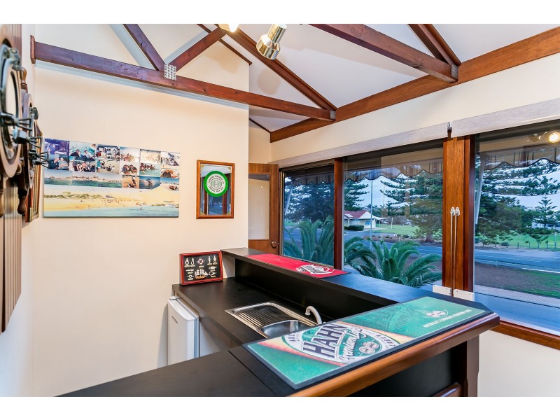 8 Revere Drive, North Haven SA 5018