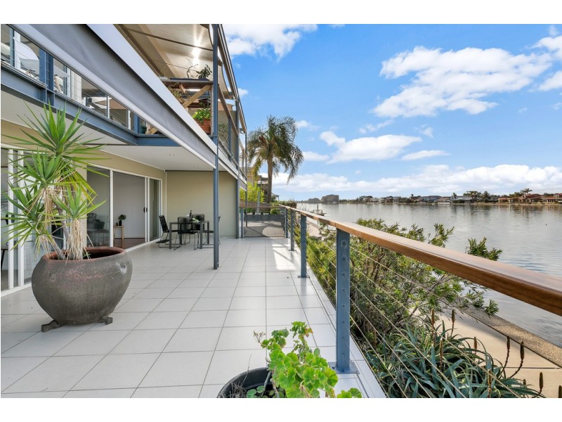 11/74 Military Road, Tennyson SA 5022