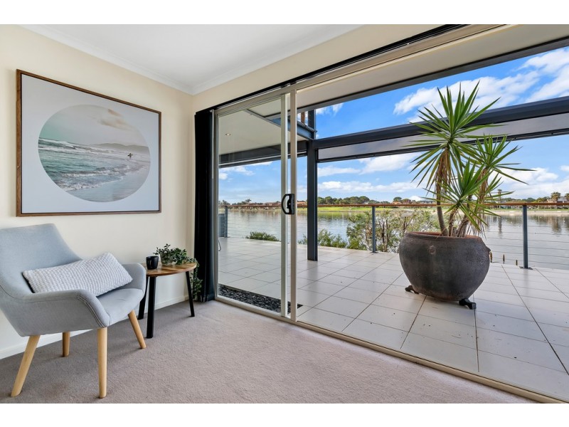 11/74 Military Road, Tennyson SA 5022