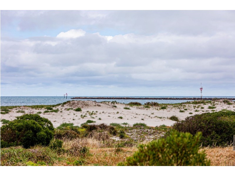 126 Gulf Point Drive, North Haven SA 5018