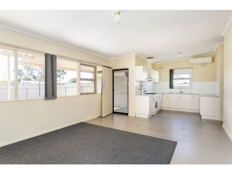 28 Bristol Cres, Taperoo SA 5017