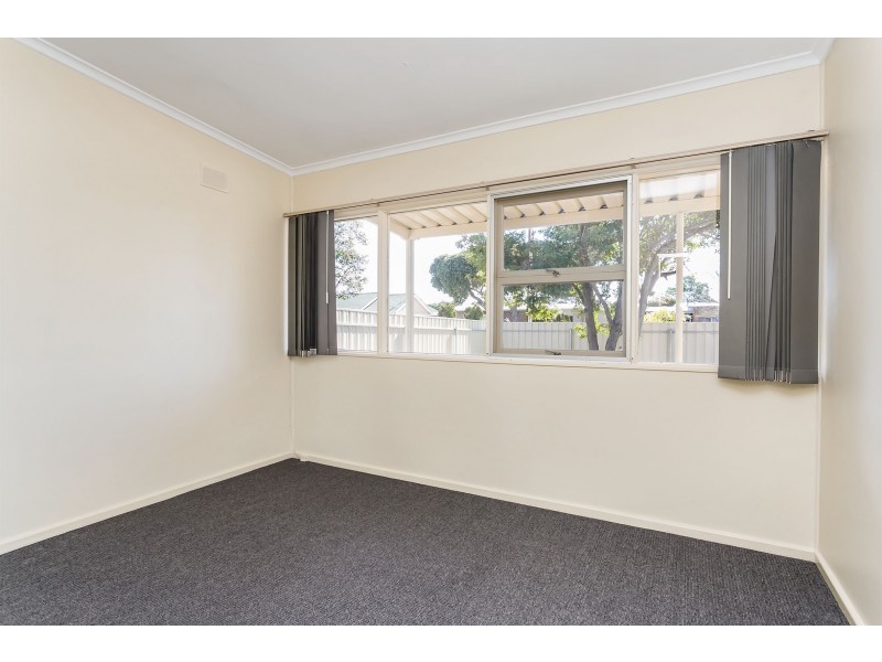 28 Bristol Cres, Taperoo SA 5017
