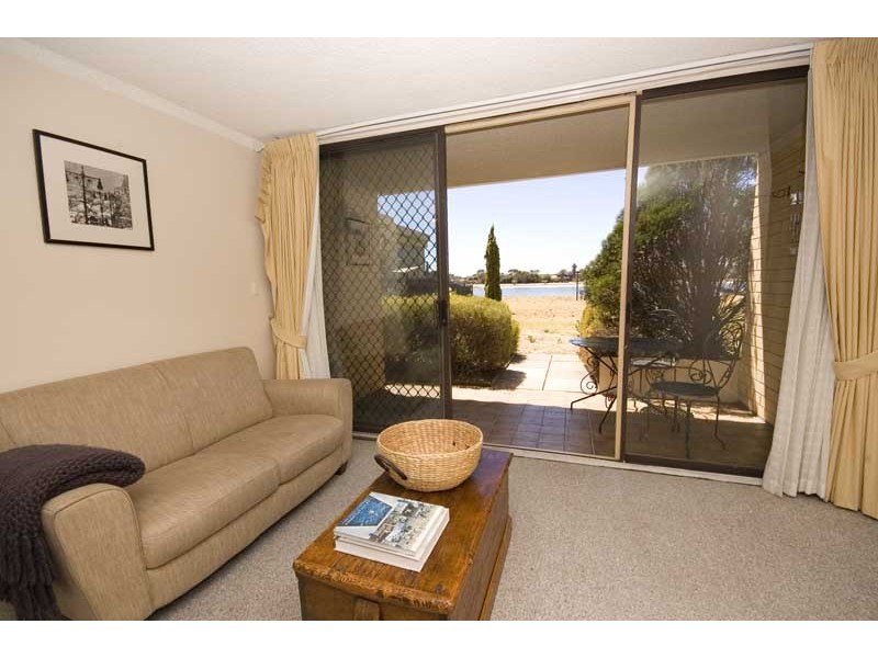 10/72 Military Road, Tennyson SA 5022