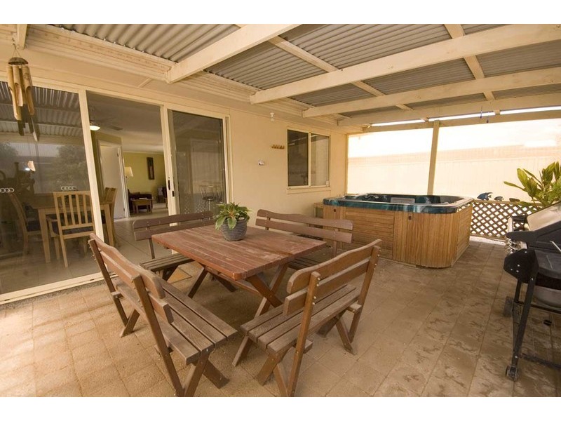 31 Milburn Street, Ottoway SA 5013