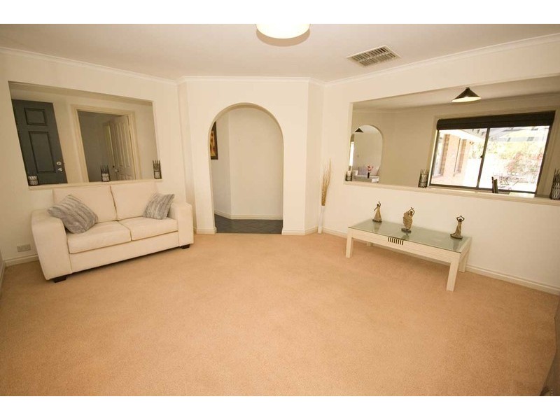 8 Duchess Court, Paralowie SA 5108