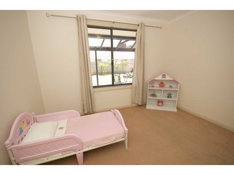 8 Duchess Court, Paralowie SA 5108