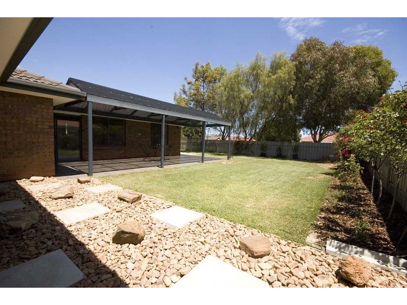 8 Duchess Court, Paralowie SA 5108