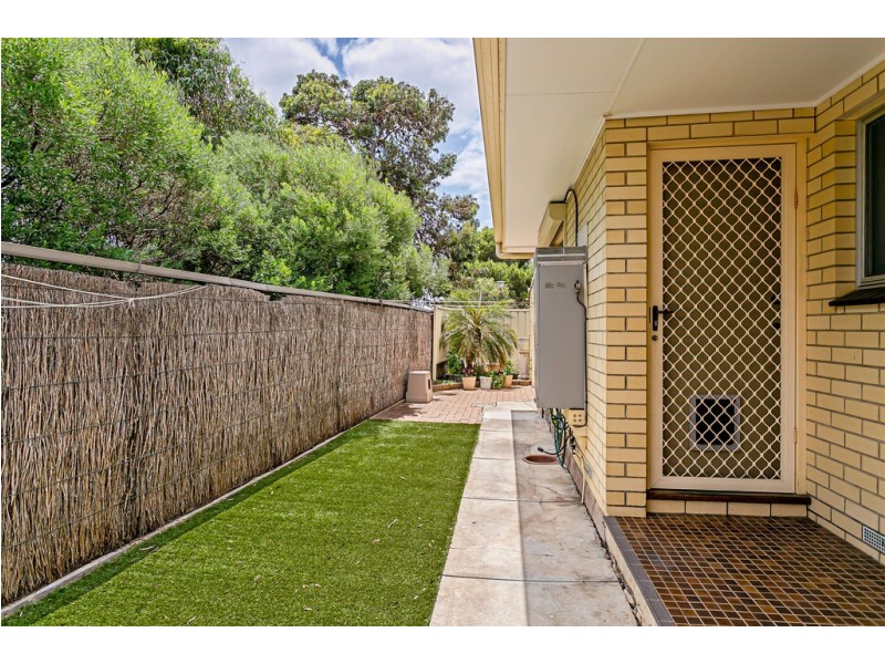 1/1 Anglers Court, West Lakes Shore SA 5020