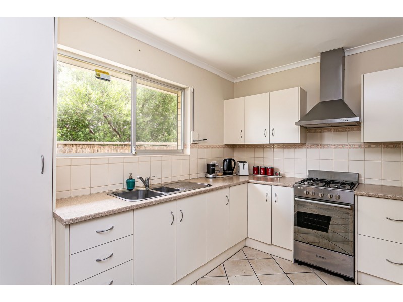 1/1 Anglers Court, West Lakes Shore SA 5020