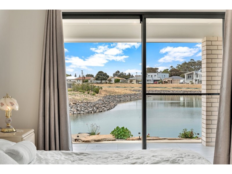 24 Strathmore Court, Encounter Bay SA 5211