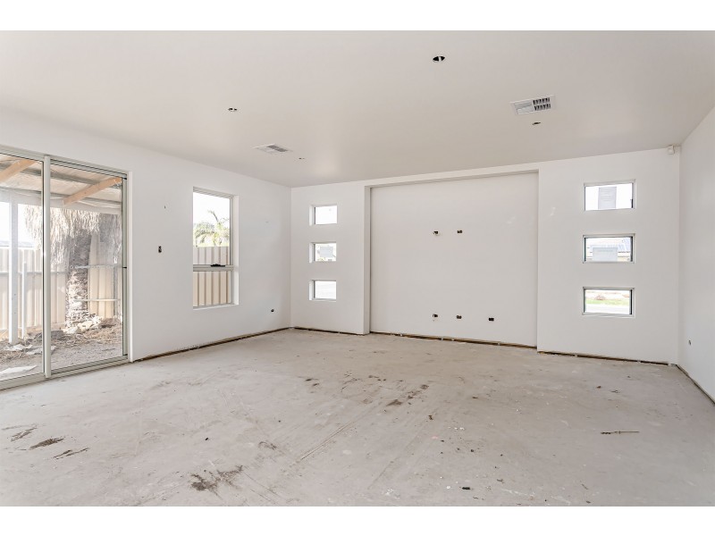 67 Sir Ross Smith Avenue, North Haven SA 5018