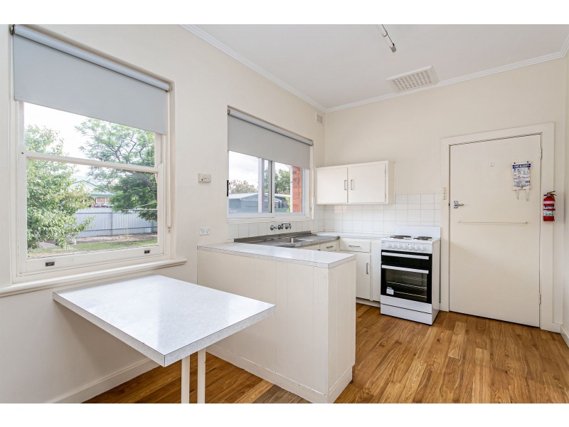 16 Shirley Avenue, Woodville West SA 5011