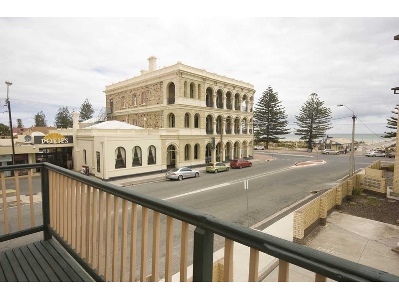 7 Jetty Road, Largs Bay SA 5016