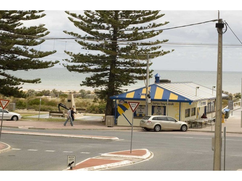 7 Jetty Road, Largs Bay SA 5016