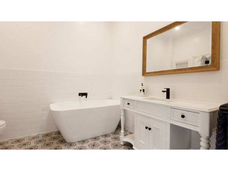 233 Seaview Road, Henley Beach SA 5022