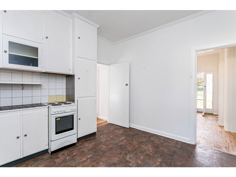 39 Glen Rowan Road, Woodville South SA 5011