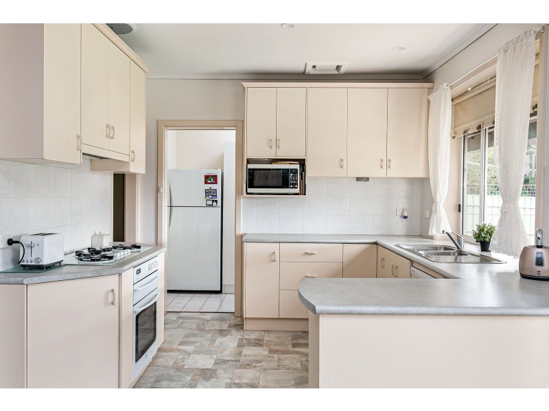 8 Rex Avenue, Gilles Plains SA 5086