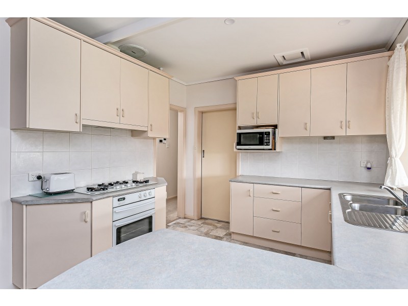 8 Rex Avenue, Gilles Plains SA 5086