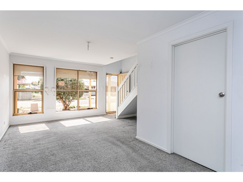 4 Weir Street, Largs Bay SA 5016