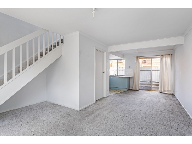 4 Weir Street, Largs Bay SA 5016