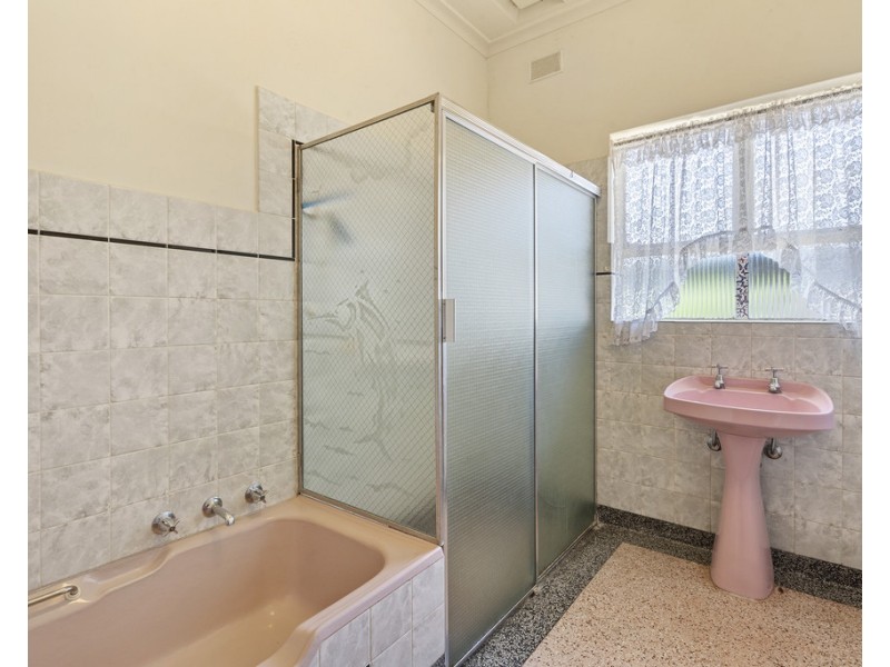 5 Malwa Street, Osborne SA 5017