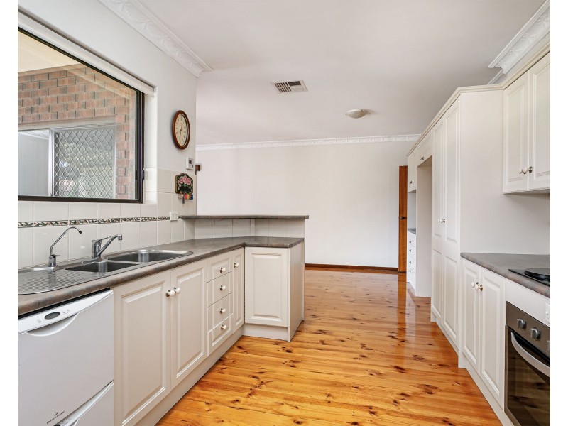 25 Manly Circuit, West Lakes Shore SA 5020