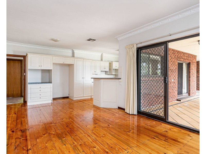 25 Manly Circuit, West Lakes Shore SA 5020
