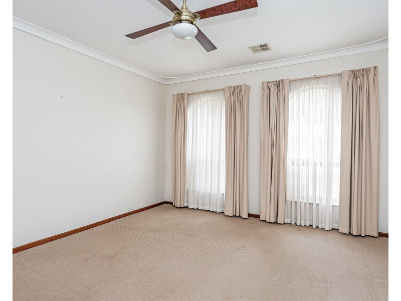 25 Manly Circuit, West Lakes Shore SA 5020