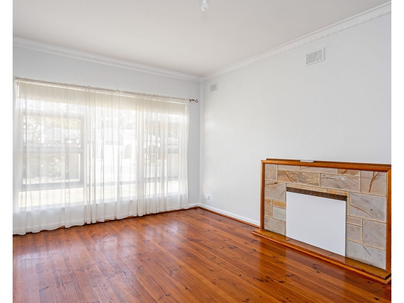 1 Robins Avenue, Findon SA 5023