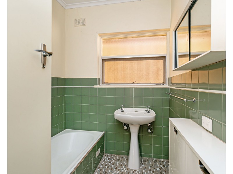 1 Robins Avenue, Findon SA 5023