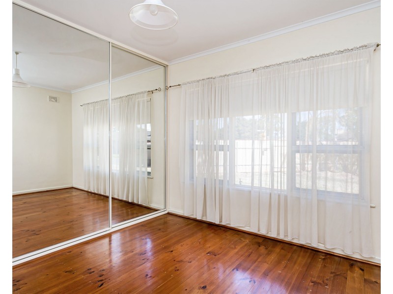 1 Robins Avenue, Findon SA 5023